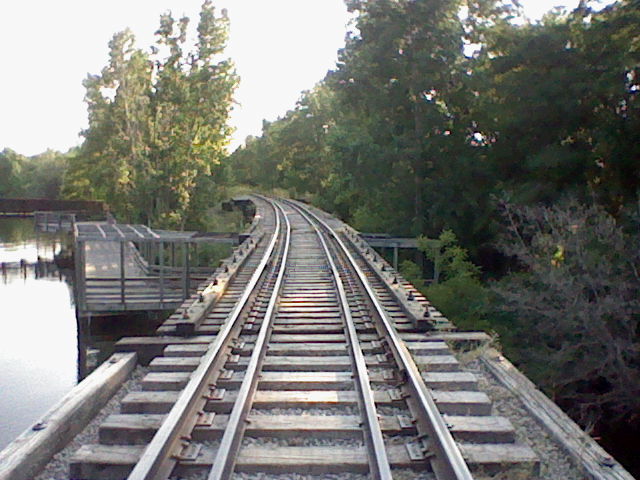 Nintendo DSi Camera photo - Train tracks