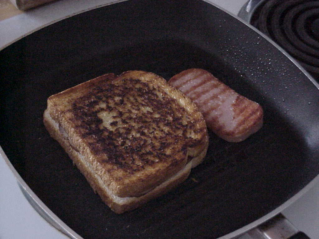 Grilled Spam sandwich