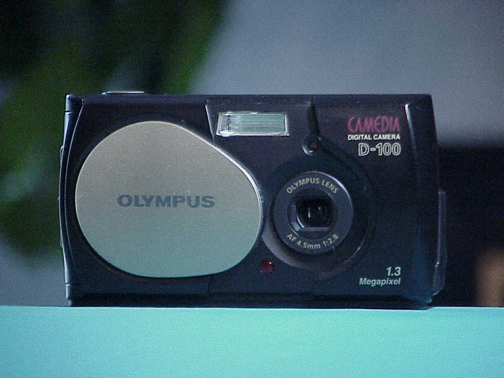 Olympus Camedia D-100