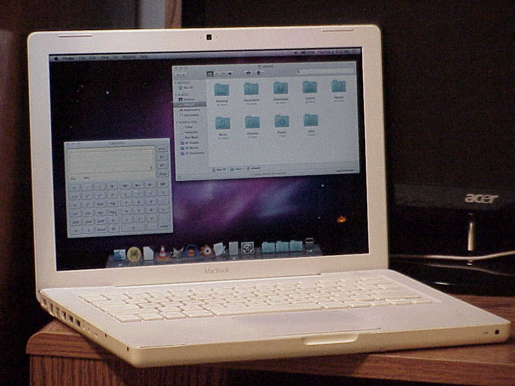 Apple MacBook