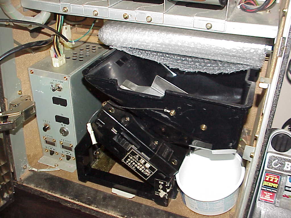 Electrocoin Getter Mouse Pachislo Slot Machine inside hopper