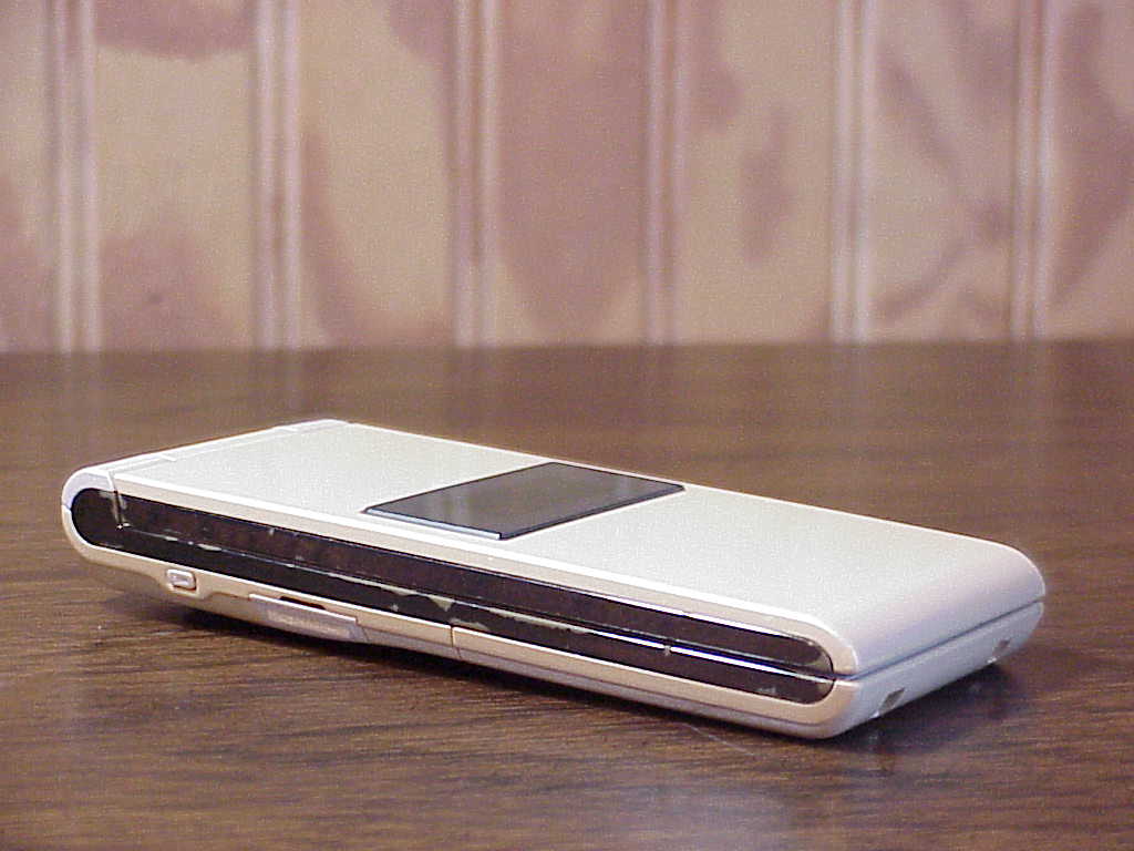 docomo SH-02A side