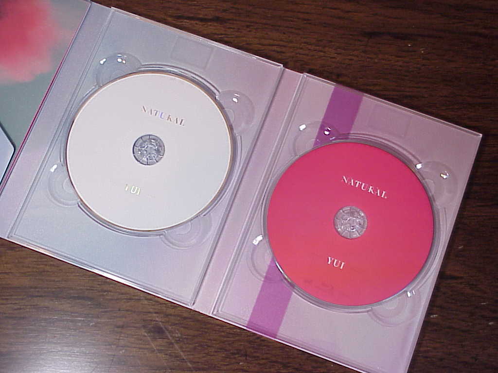 NATURAL by YUI discs