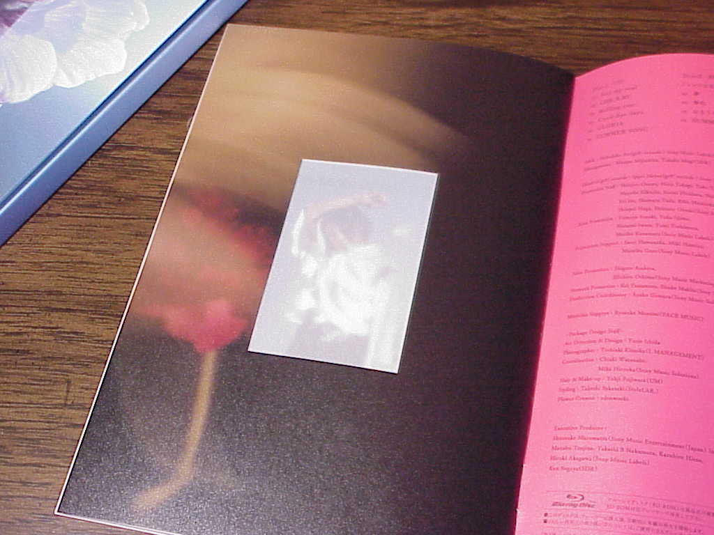 NATURAL by YUI booklet