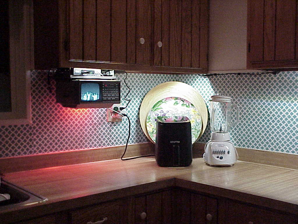 GE Spacemaker 7-7150B TV zoom out