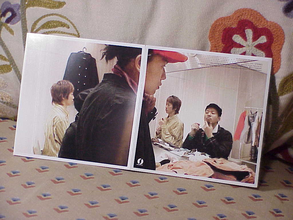 ON THE RUN by HOME MADE 家族 book