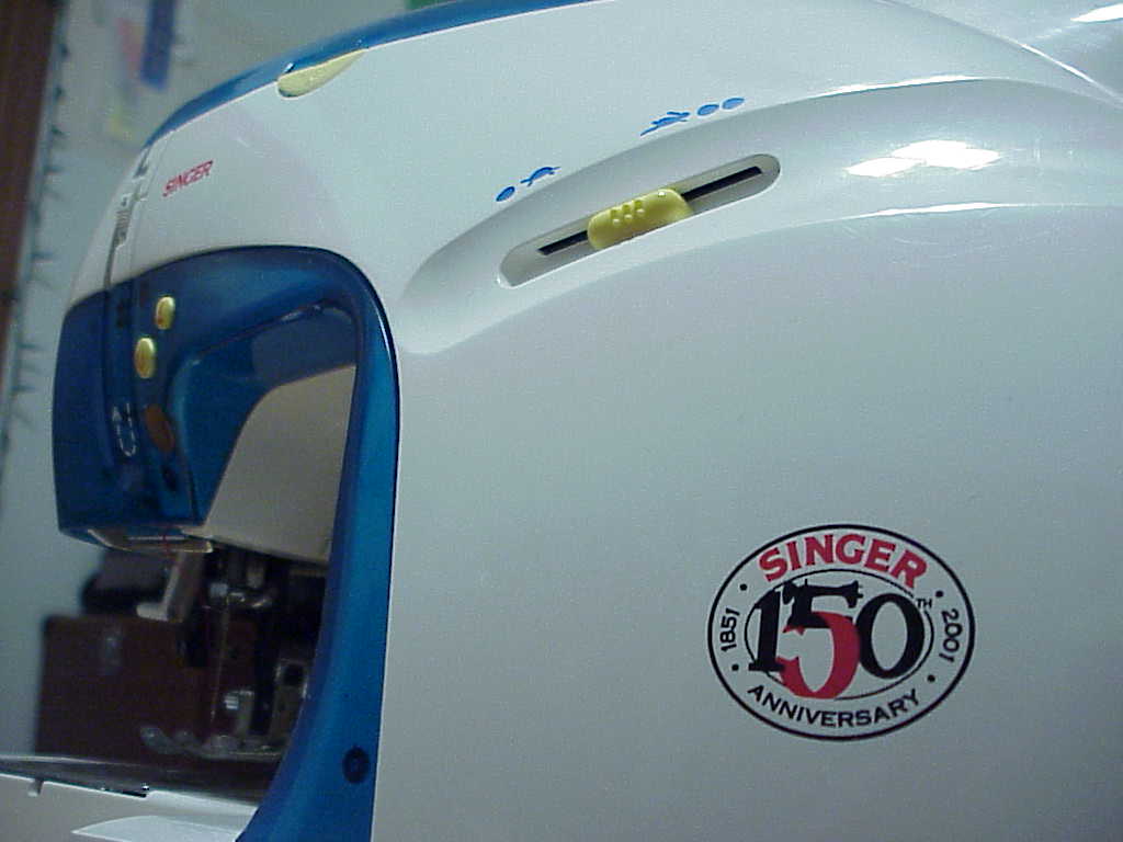 Singer IZEK 1500 Sewing Machine front