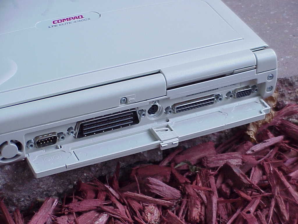 Compaq LTE Elite 4/40CX Laptop I/O ports