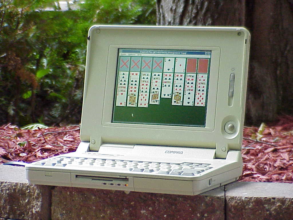 Compaq LTE Elite 4/40CX Laptop with solitare