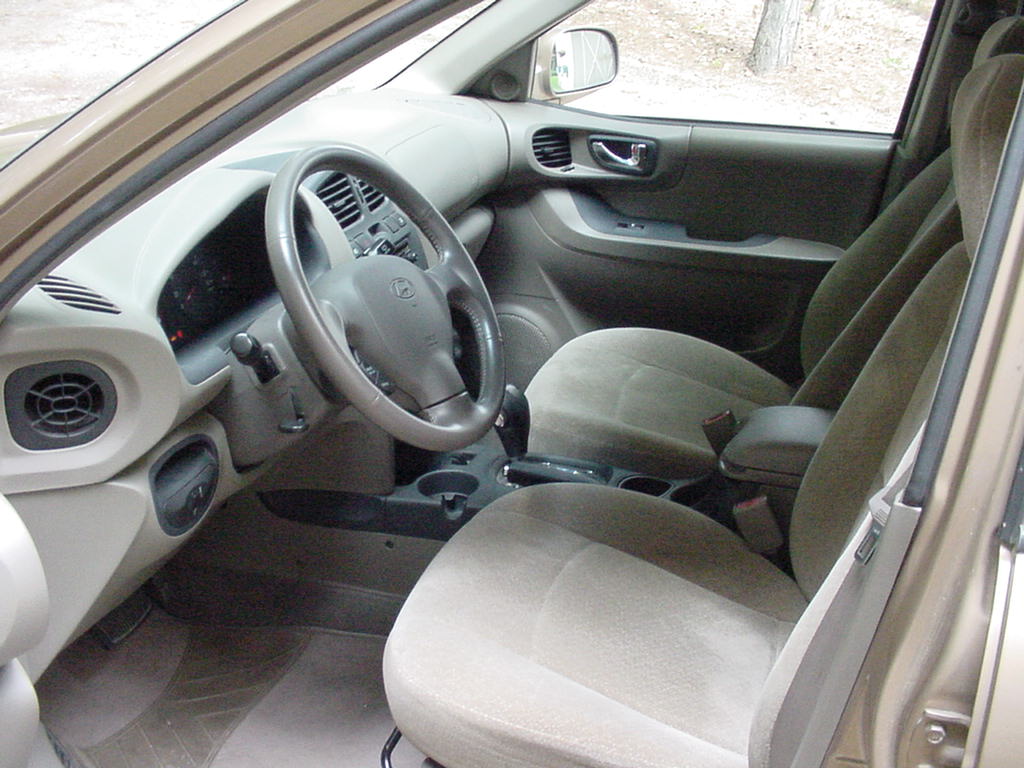2004 Hyundai Santa Fe GLS 4WD front seats