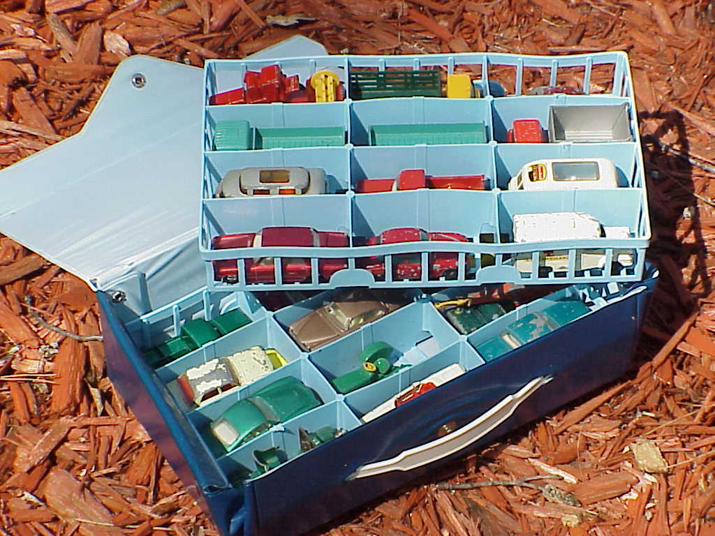 Matchbox collector's mini case with models