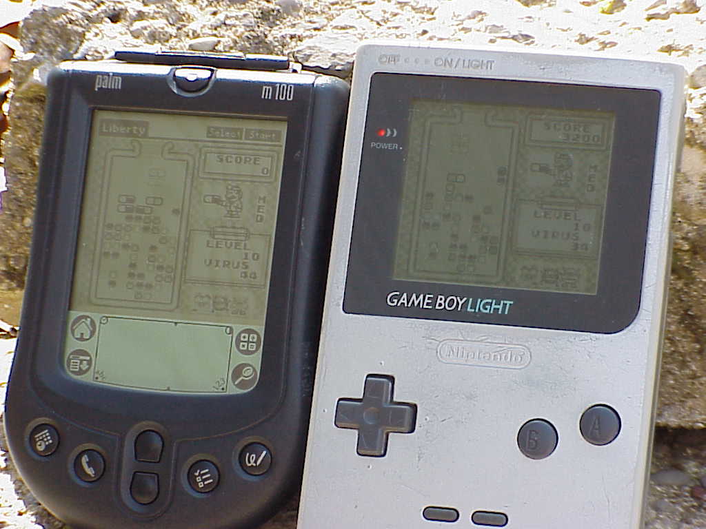 Dr. Mario Liberty emulator on Palm m100 vs Dr. Mario on Game Boy Light