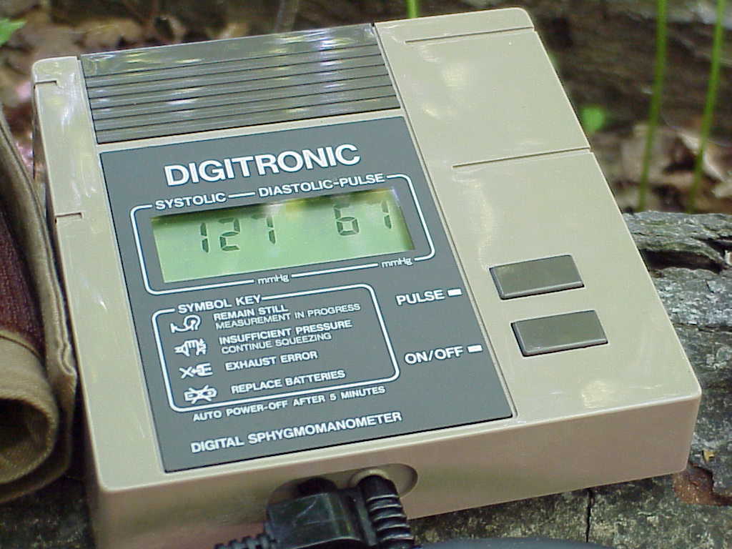 Lumiscope Digitronic Sphygmomanometer model 100-048 - Blood pressure reading