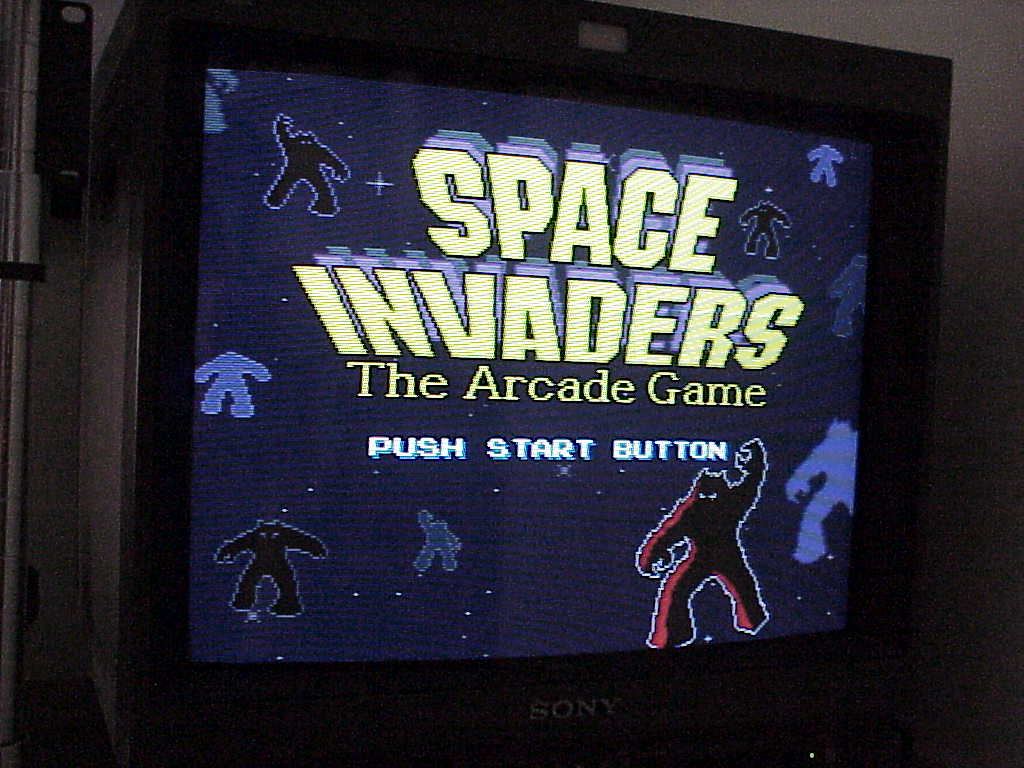 Space Invaders in SNES/SFC mode
