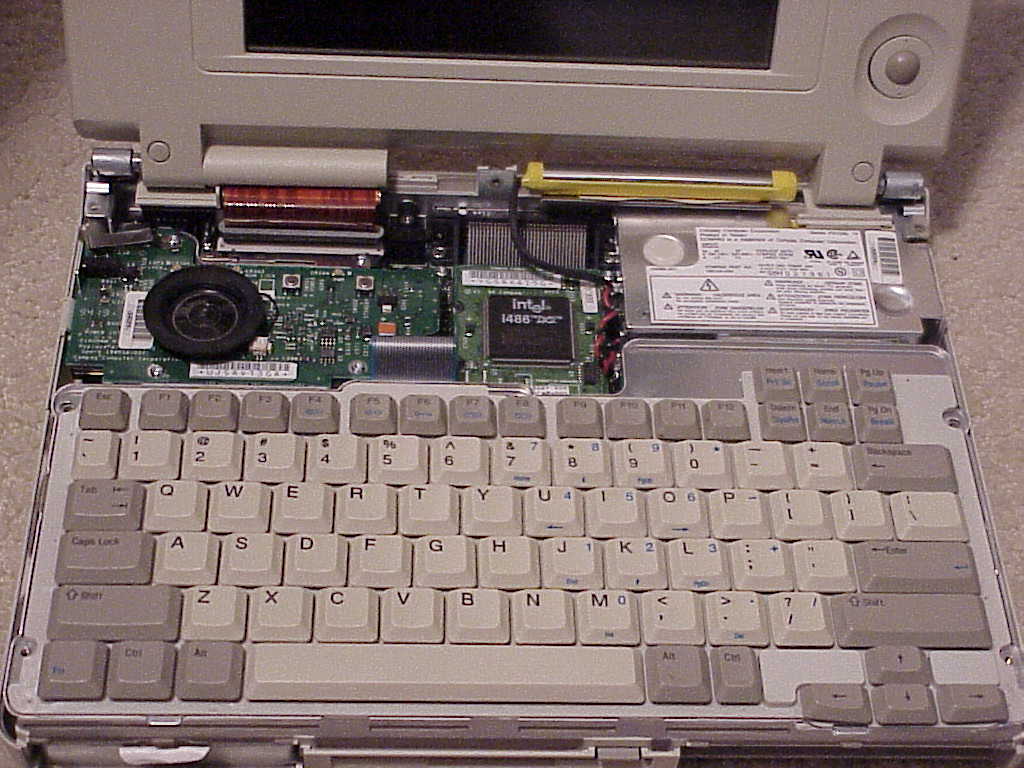 Compaq LTE Elite 4/40CX Laptop inside